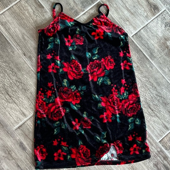 Art‎ Class Velvet Dress Red Roses Floral Print Sleeveless Mini Size M(8) - Picture 1 of 5